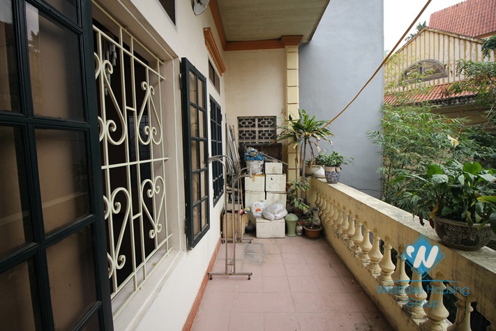 Vietnamese style house with 3 bedrooms for rent in Doi Can st, Ba Dinh district 